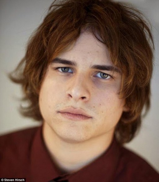 “被綁者”曝與外星人接觸 畫出怪異長(zhǎng)相