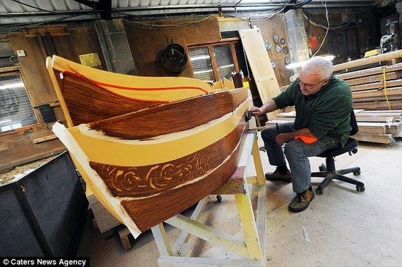 英棺材也瘋狂 稱讓死者最后旅途時尚一把