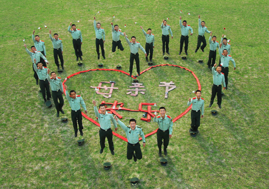 沈陽消防官兵祝福母親節(jié)