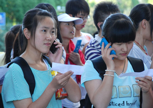 石大百名學(xué)子獻(xiàn)歌母親節(jié) 祝媽媽節(jié)日快樂(lè)