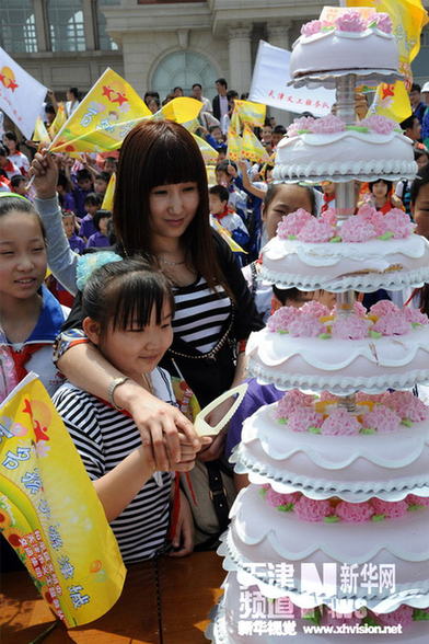 天津：低保、單親、外來務工子女圓夢母親節(jié)