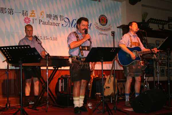 普拉那五月啤酒節燃情開幕