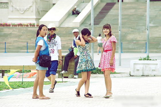 實(shí)拍蒙古國(guó)大街上出人意料的美女