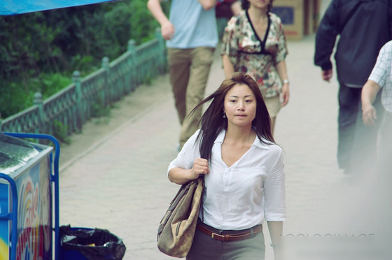 實拍蒙古國大街上出人意料的美女