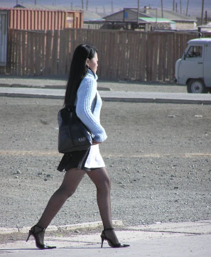 實拍蒙古國大街上出人意料的美女
