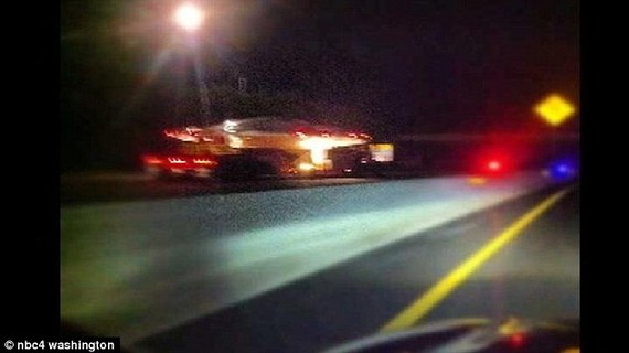 美高速公路現疑似UFO 被空軍運走