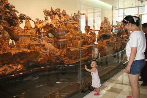 世博會河南館回鄭 與“家人”共勉