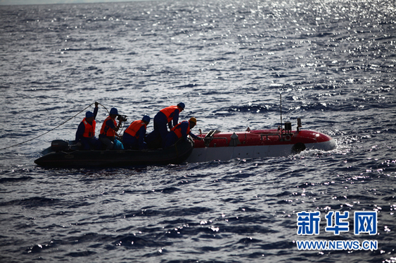 “蛟龍”突破6000米 創(chuàng)中國(guó)載人深潛新紀(jì)錄