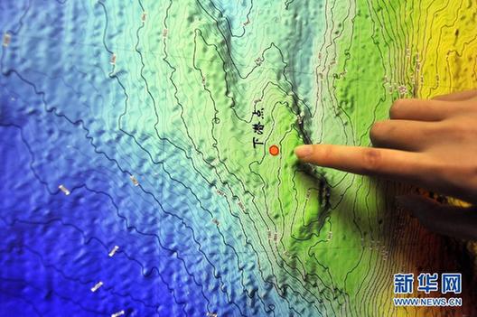 “蛟龍”號進行7000米級海試二次試驗