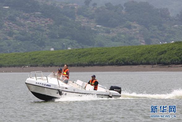 尋找不同就業路 臺灣大二女生立志開游艇