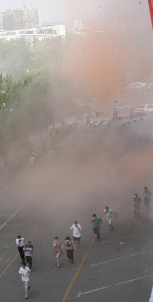 克拉瑪依舉行重大火災事故滅火疏散演習