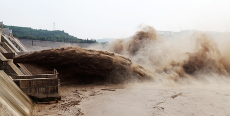 黃河小浪底大浪淘沙形成流魚奇觀