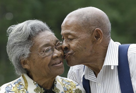 美國(guó)85歲夫妻離婚48年后復(fù)婚 兒女稱很高興