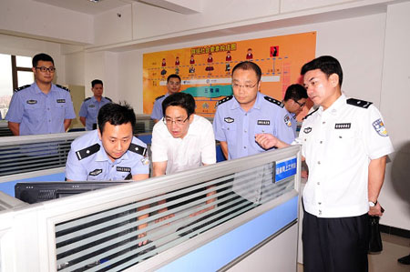 汕頭市公安部門強力打擊制假售假行為