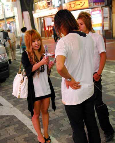 揭秘日本牛郎 月入竟4萬美元