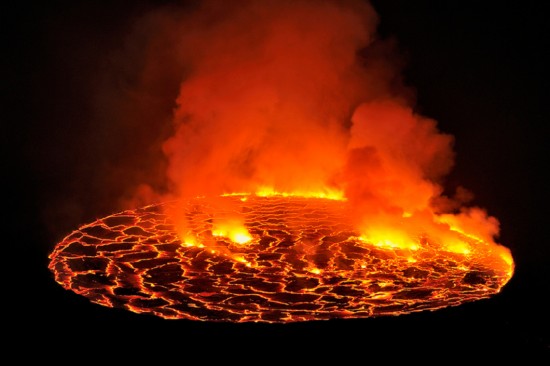 魔鬼的高爐:世界最大熔巖湖 熔巖翻滾