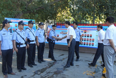 伊犁州黨委副書記張云蒞臨奎屯市調研指導維穩防控工作