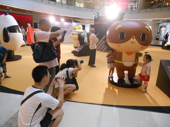 “香港原創(chuàng)漫畫人物巡禮”在杭州萬(wàn)象城展出