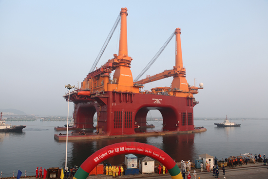 中集來福士自主設計、建造的深水半潛式起重生活平臺SSCV 2#順利完成試航