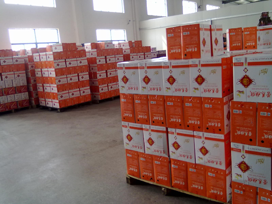 記者暗訪山寨“營養快線”代工廠:舊瓶回收接著用