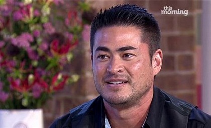 胖狗超重四人抬 懷孕男再獲真愛