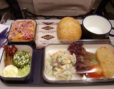 飛機(jī)餐也美味 實(shí)拍各國航空公司美味飛機(jī)餐