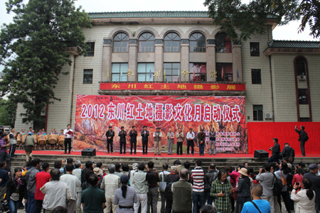 東川攝影月引中外攝影家關注