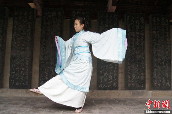 山西漢服愛好者舉辦“女子成人禮”