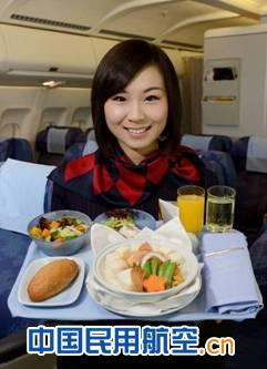 港龍航空推出秋冬時令餐膳：蟹粉、煲仔飯