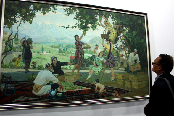 天山魂—哈孜·艾買提美術作品展今日在烏開幕