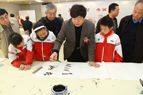 人大河北校友會(huì)舉辦“翰墨重陽(yáng)”書畫雅集筆會(huì)