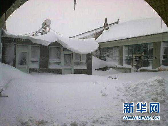 北京延慶遭遇52年來最大降雪 全縣全力抗雪救災