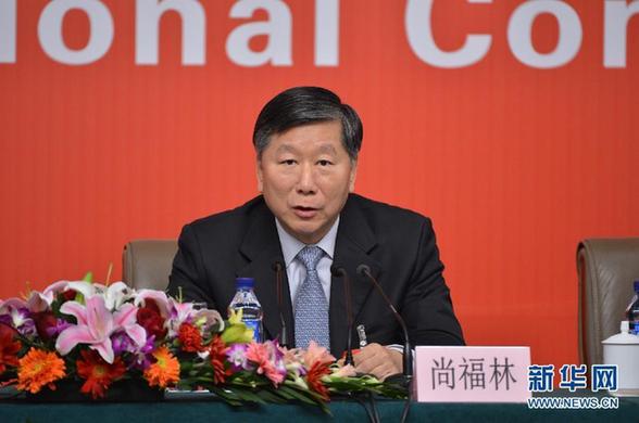 十八大新聞中心舉辦“中國銀行改革與科學(xué)發(fā)展”集體采訪活動