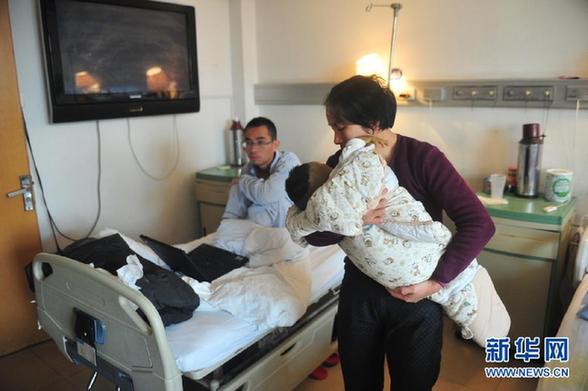 父愛(ài)拳拳 湖北男子冒險(xiǎn)跨血型捐肝救子