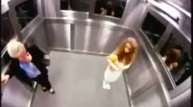 巴西電視臺惡作劇“電梯驚魂”嚇壞嘉賓