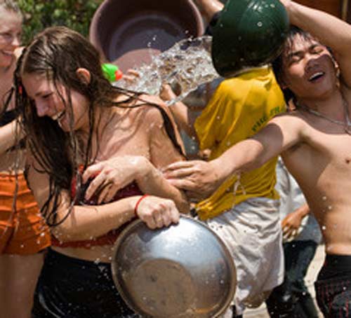 還能再神奇點(diǎn)嗎？游客落下的那些怪異物品（組圖）