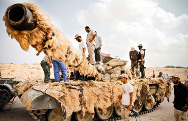 太瘋狂！盤(pán)點(diǎn)那些令人心臟驟停的重口味瞬間(組圖)