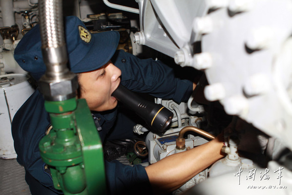 中國海軍新型潛艇內部照曝光