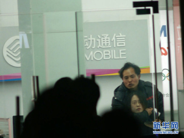 江蘇阜寧一男子搶劫珠寶店并挾持人質