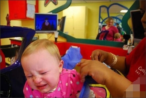 又囧又萌！寶寶理發好傷心