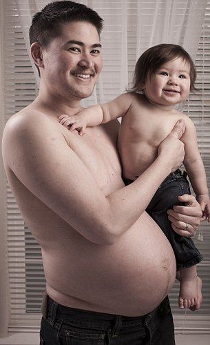 美國(guó)變性男子三次懷胎 被妻子“家暴”訴離婚受阻