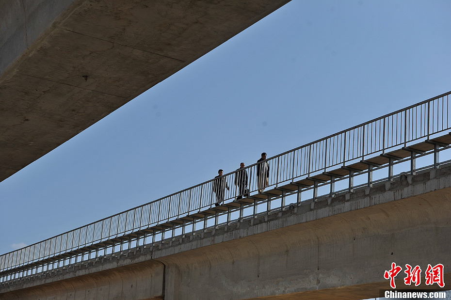 昆明地鐵南段列車試運(yùn)行中發(fā)生脫軌事故