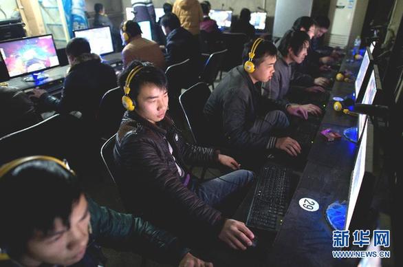 成都現(xiàn)“農(nóng)民工網(wǎng)吧” 每小時(shí)收費(fèi)1元