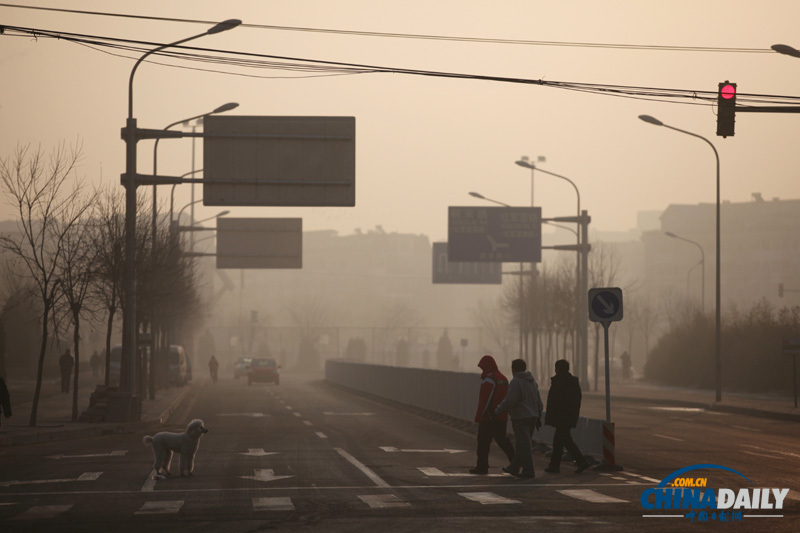 中國(guó)日?qǐng)?bào)直擊北京持續(xù)霧霾天氣
