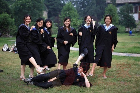 北大前校草葉欽達網絡爆火 校草男明星PK