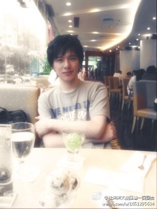 北大前校草葉欽達網絡爆火 校草男明星PK