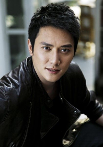 北大前校草葉欽達網(wǎng)絡(luò)爆火 校草男明星PK