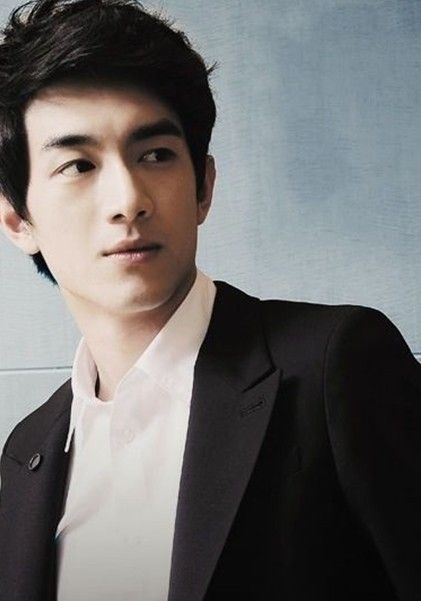 北大前校草葉欽達網絡爆火 校草男明星PK