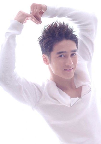 北大前校草葉欽達網絡爆火 校草男明星PK