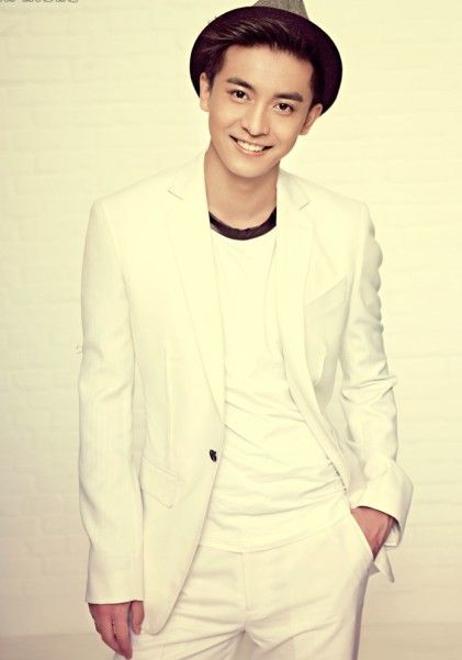 北大前校草葉欽達網絡爆火 校草男明星PK